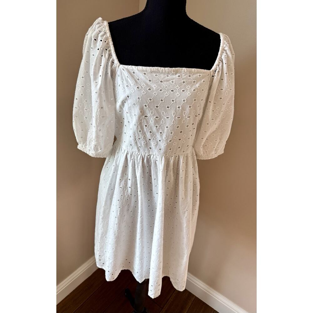 White Eyelet Women’s Dress Size Medium - Picture 3 of 10